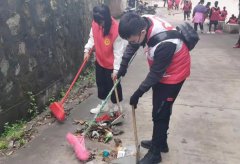 弘揚(yáng)雷鋒精神，社區(qū)清潔我先行！